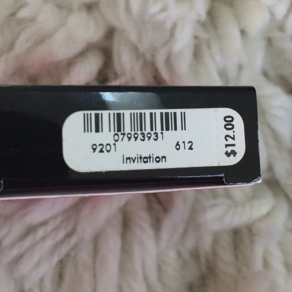 Victoria's Secret Silky Eyeshadow - Picture 6 of 16